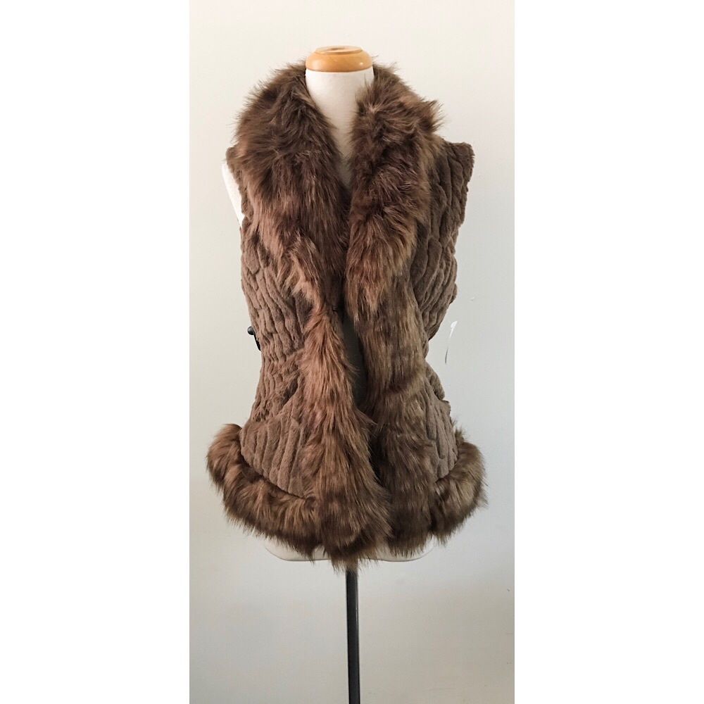 Coalition LA Faux Fur Vest color Camel - Picture 1 of 3